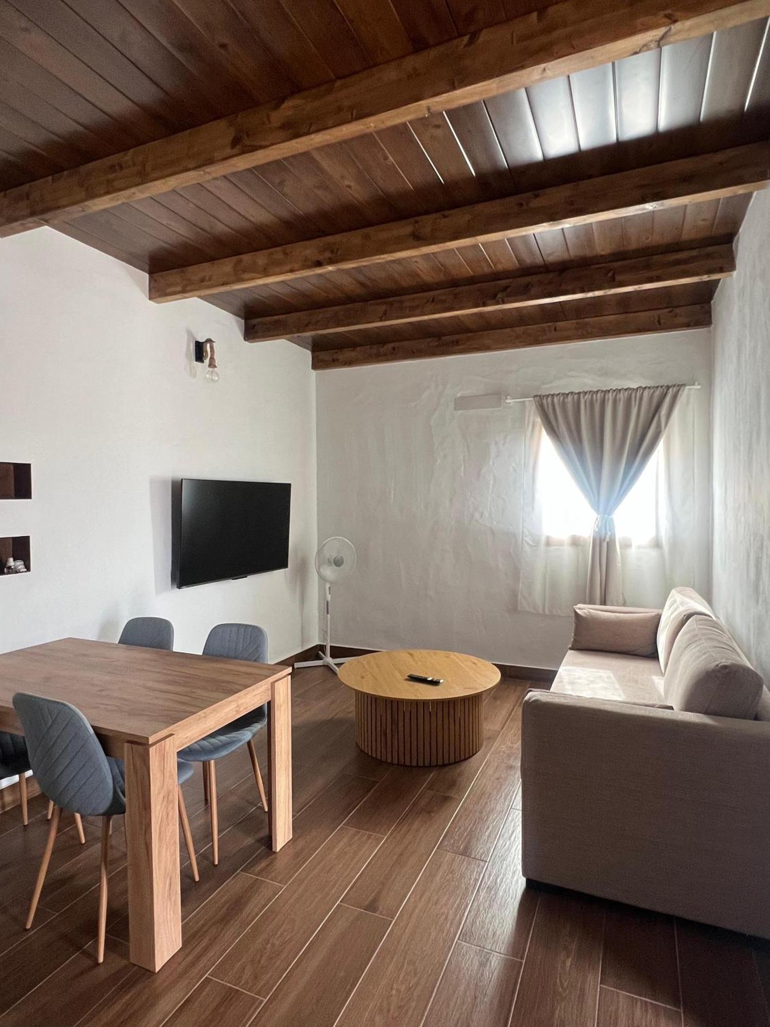 Violante Apartment *